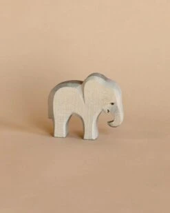 Ostheimer Small Elephant - Eating