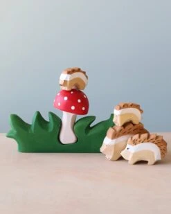 Hedgehog Family & Mushroom Set -Toys Selection 2J2A7972