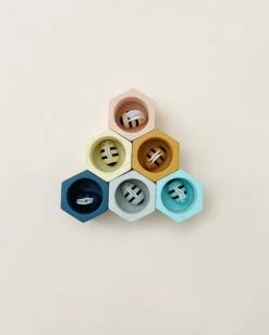 Plan Toys Beehive Sorting Set -Toys Selection 5E01C322 6AF4 41C2 B59D 957F09D32645