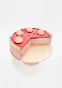 Handmade Strawberry Layer Cake On A Stand -Toys Selection 734cfefd069992b61c98ab5f1425503412b448e2940f8a3be54c90d72ebefa2b jpeg 98f2dc94 3bf3 4d0f 8d56 e48e25c18587