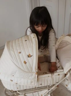 Konges Sløjd Doll Pram - Lemon -Toys Selection DOLL PRAM Doll toys KS3564 LEMON 2 f8eb2ecc ac1c 4d65 9661 092091e3e548 jpg